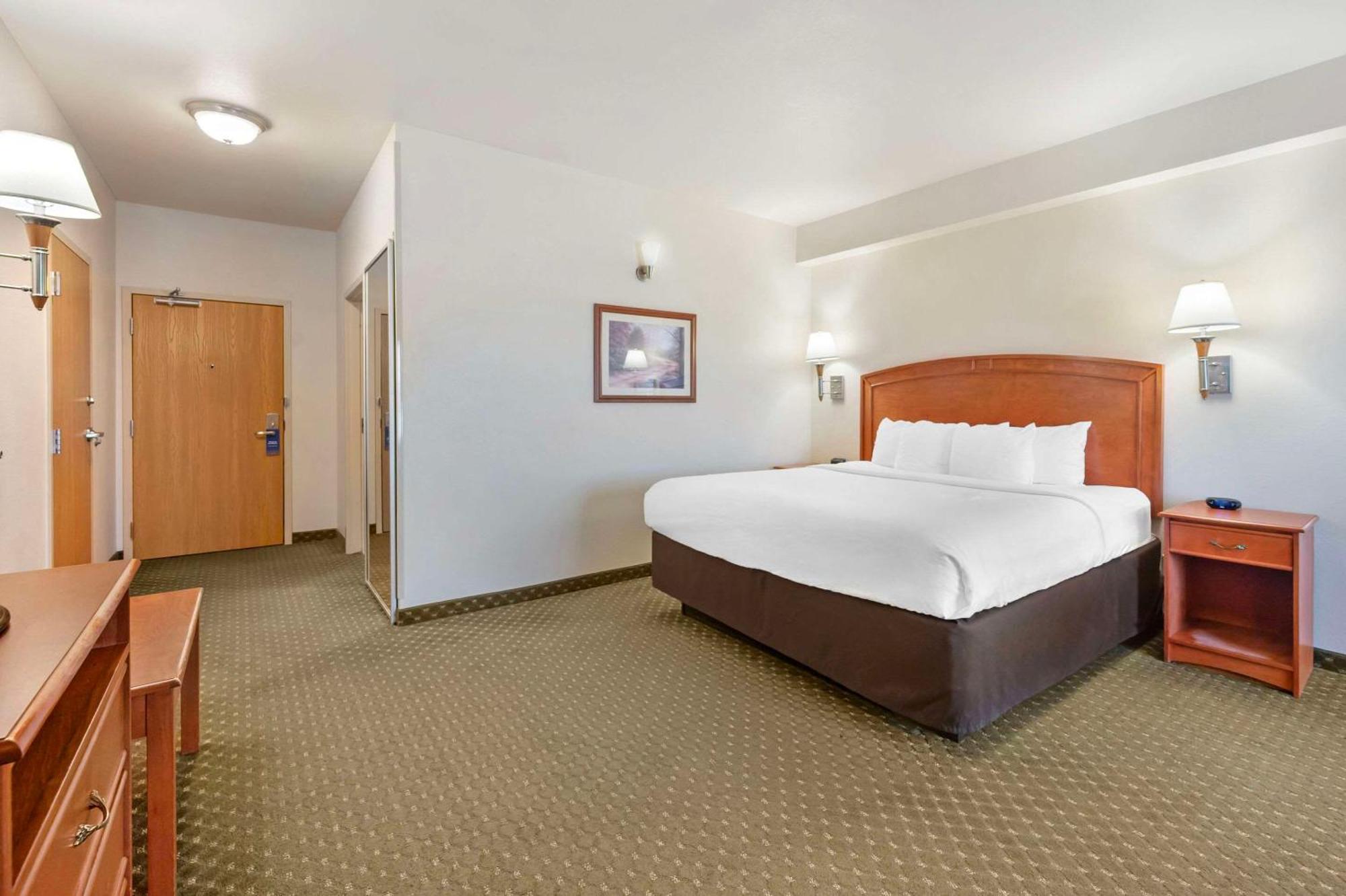 Hotel Comfort & Rawlins